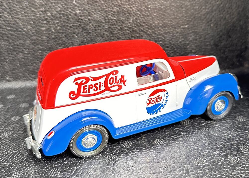 A-5 Liberty Classics 1940 Ford Sedan Delivery Pepsi Cola Bank Vintage